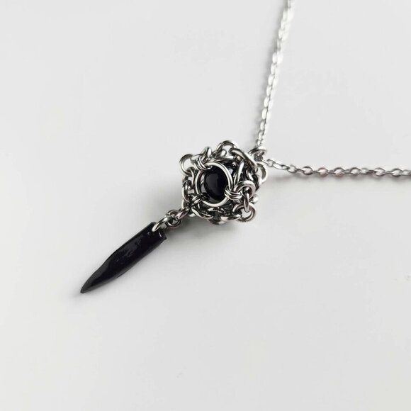 Gothic black jasper long chainmaille necklace with a small silver chain - Picture 7 of 8